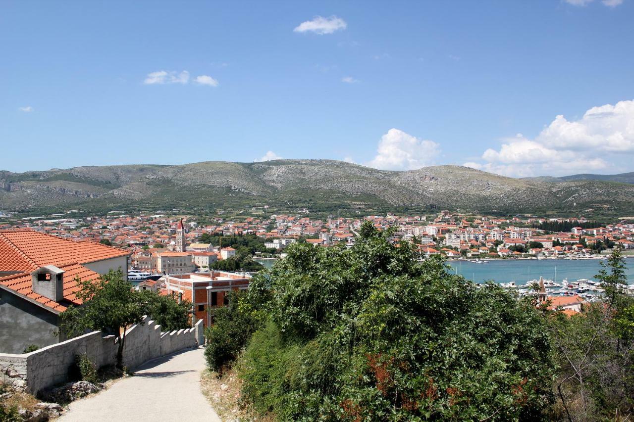 Apartment Lavanda Trogir Bagian luar foto